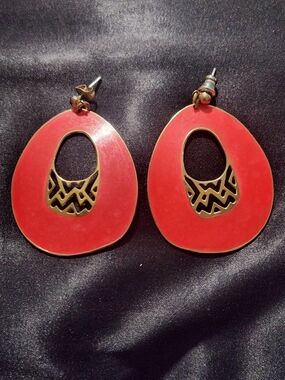 Edgar Berebi Vibrant Red Oval Drop Earrings with Gold-Tone Cutout Accent